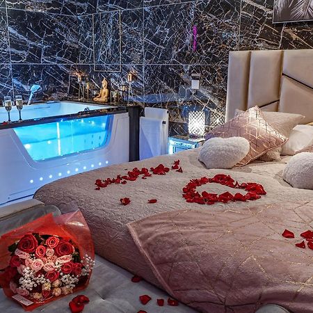 Magnifique Loft / Spa En Face De La Cathedrale ! Narbonne Ngoại thất bức ảnh