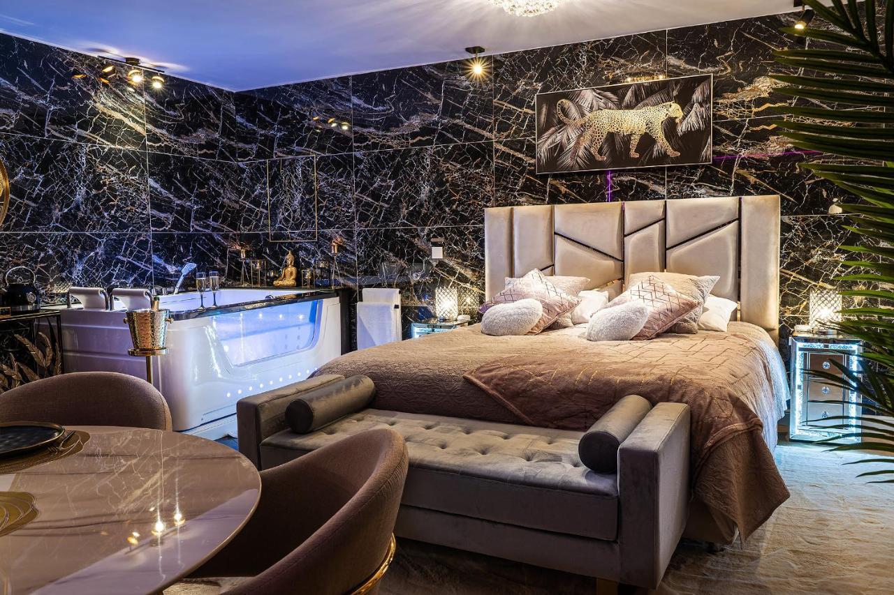 Magnifique Loft / Spa En Face De La Cathedrale ! Narbonne Ngoại thất bức ảnh